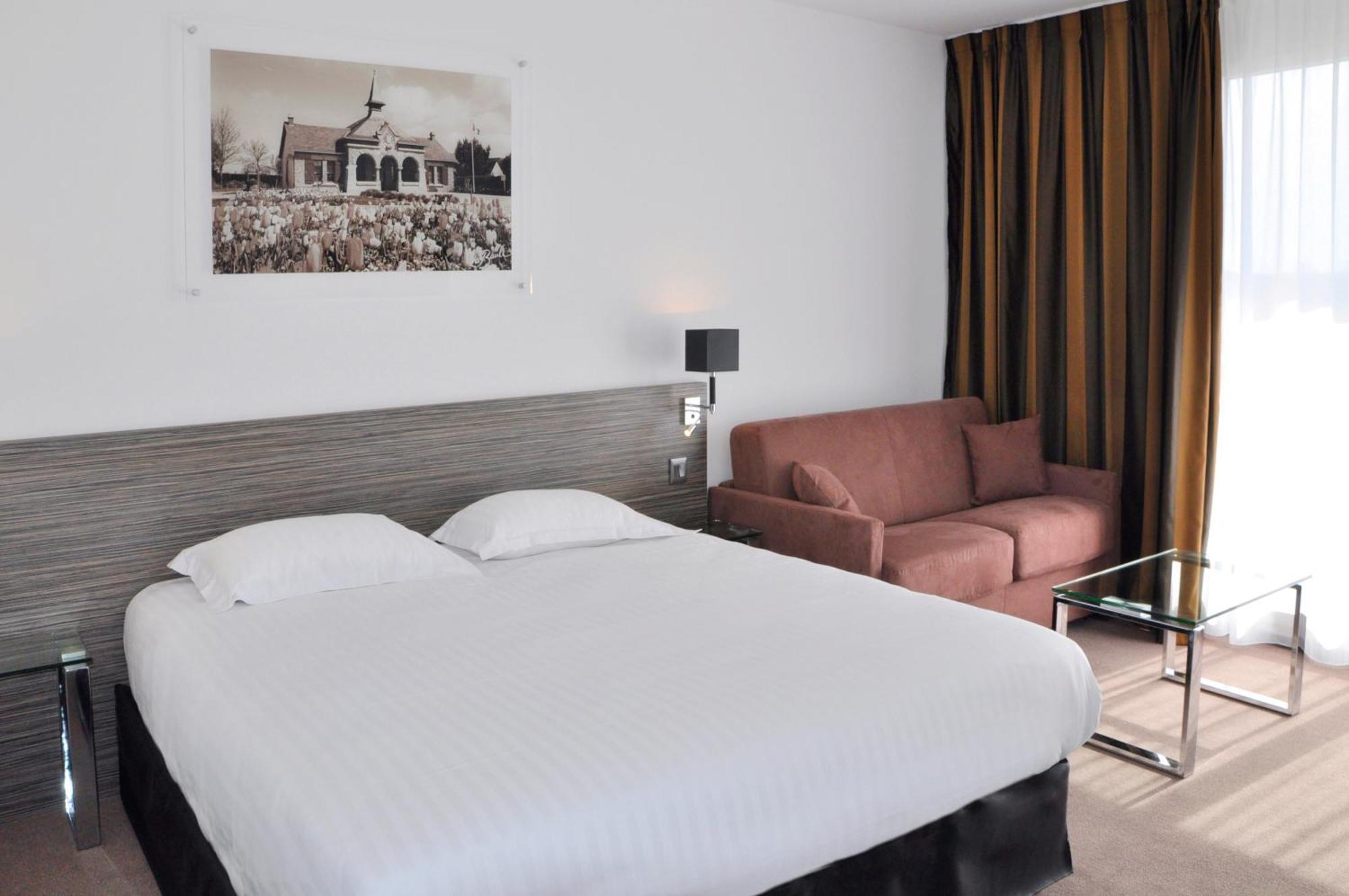 Hotel Golden Tulip La Baule Esterno foto