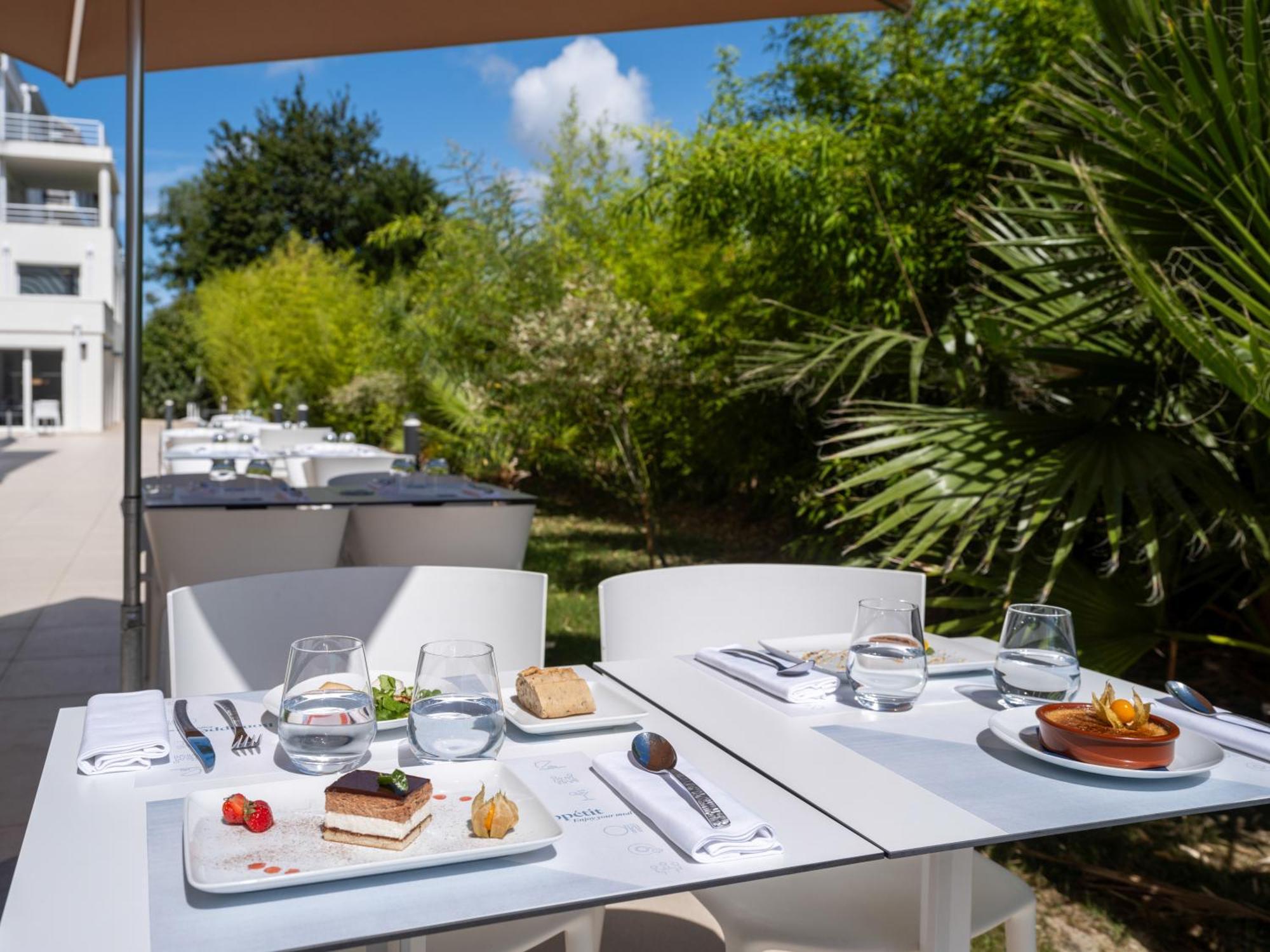 Hotel Golden Tulip La Baule Esterno foto