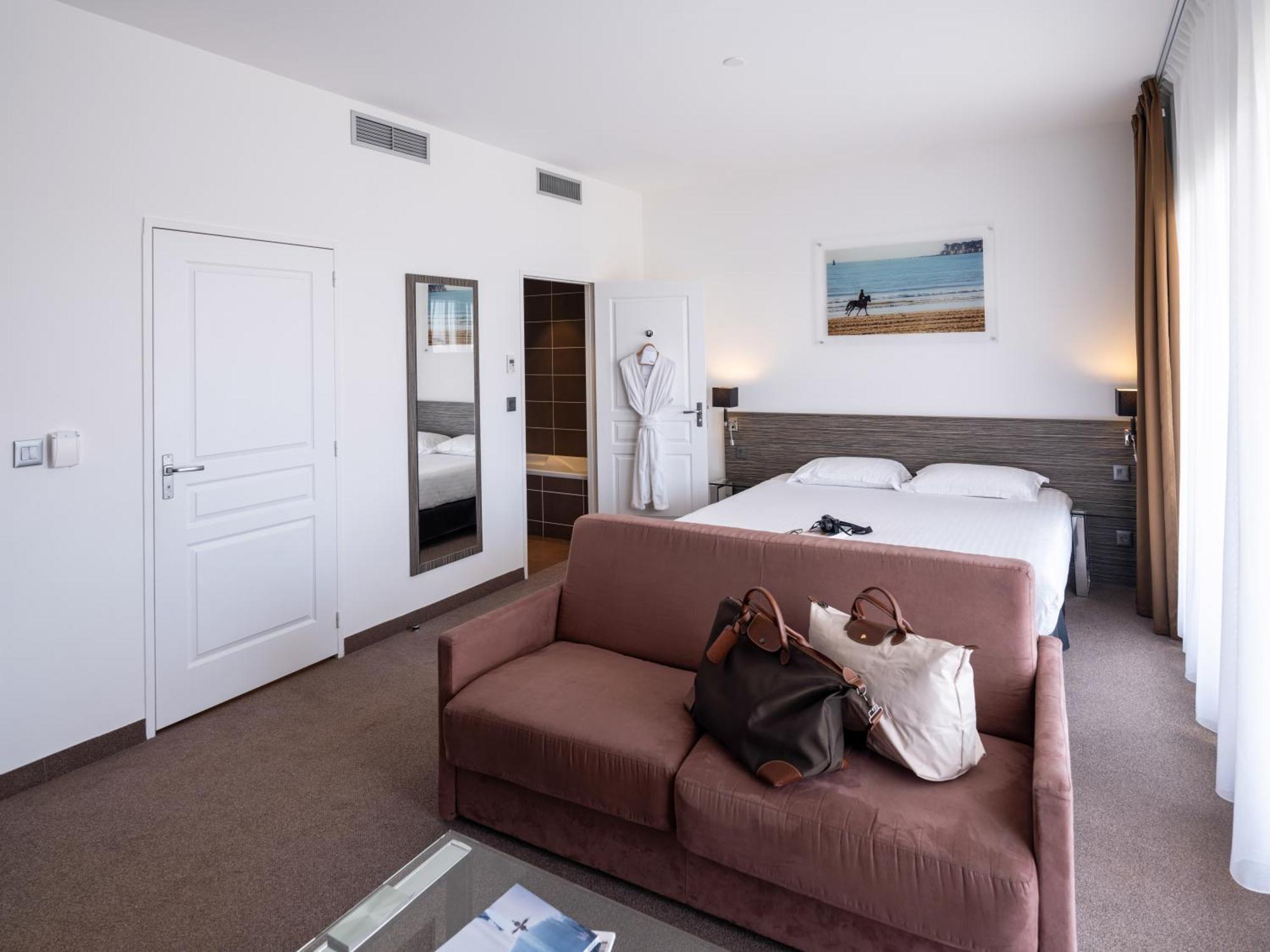 Hotel Golden Tulip La Baule Esterno foto